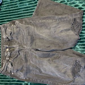 American Eagle Mom jeans size 8 short